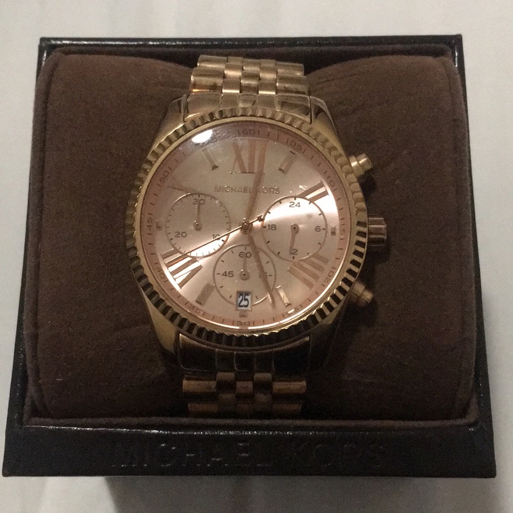 Rose gold medium size Michael Kors watch